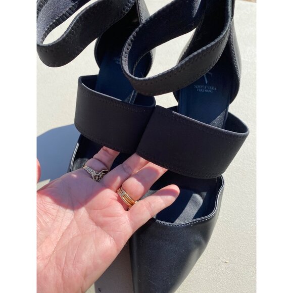Simply Vera Vera Wang Black Strappy Pointed Toe Heels With Back Zipper Closure - Picture 2 of 7
